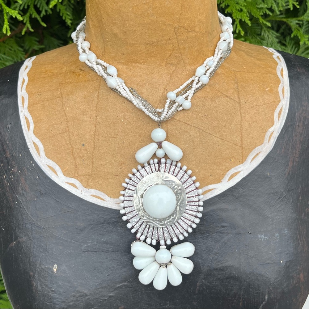 Vintage; Miriam Haskell Style; Milk Glass; Beaded Necklace; NWOT; 17-20in